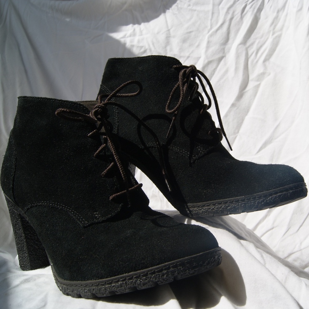 Timberland Elegant Black Suede Ankle Boots
